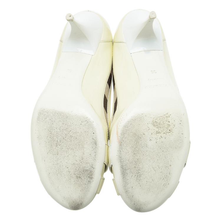 Pre Owned Burberry Cream Patent Leather and Canvas Buckle Pumps Size 38