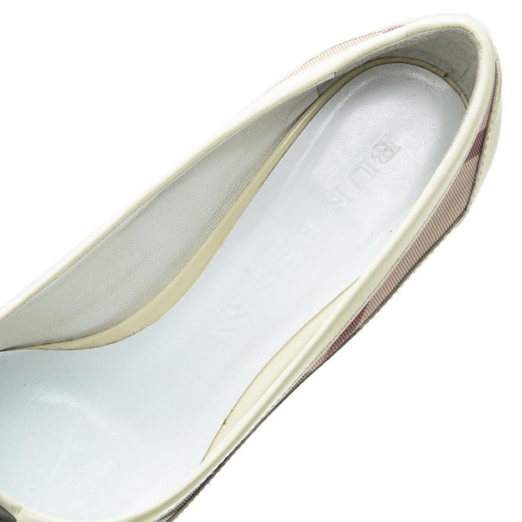 Pre Owned Burberry Cream Patent Leather and Canvas Buckle Pumps Size 38