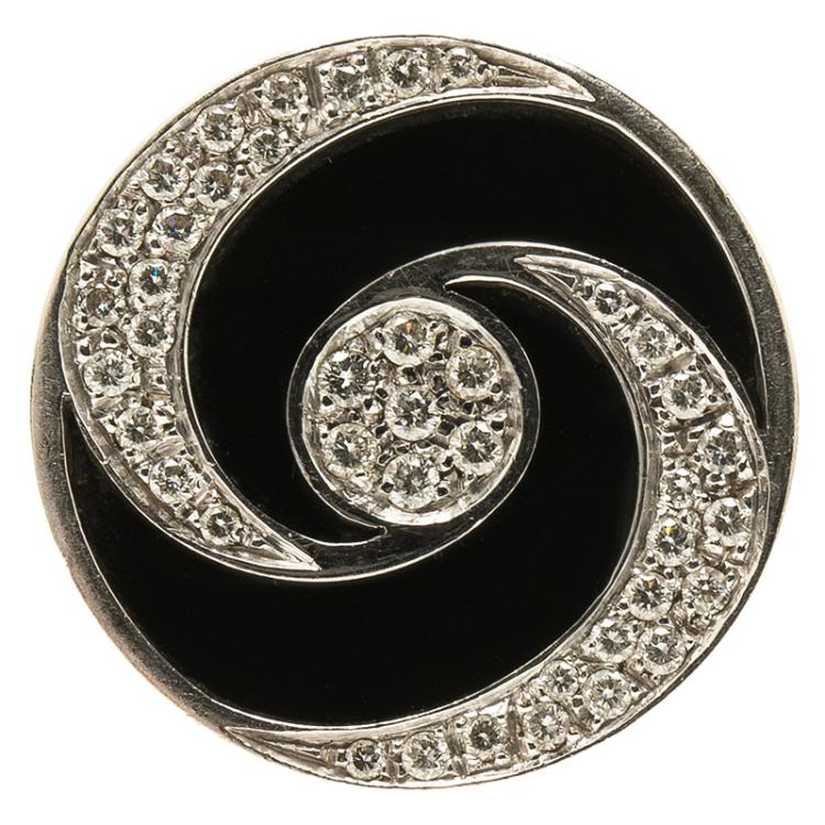 Pre Owned Bvlgari Optical Illusion White Gold and Black Onyx Ring Size 51