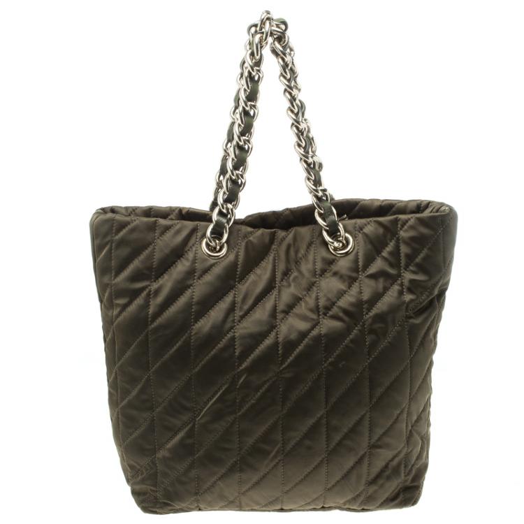 Pre Owned Carolina Herrera Dark Green Quilted Nylon Tote