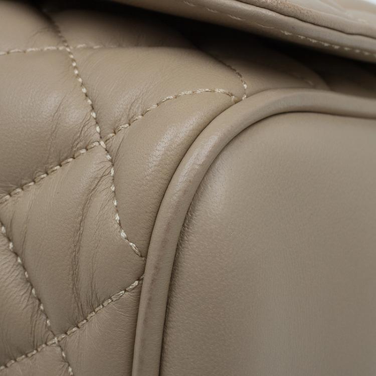 Pre Owned Carolina Herrera Cream Quilted Leather Crossbody Bag