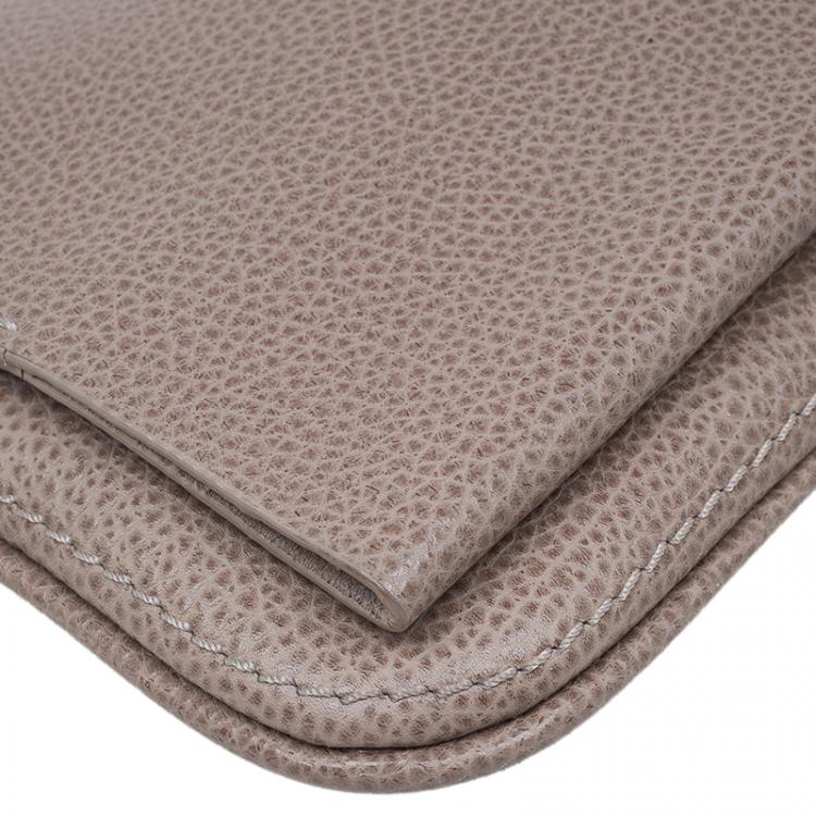 Pre Owned Carolina Herrera Beige Leather Chain Clutch