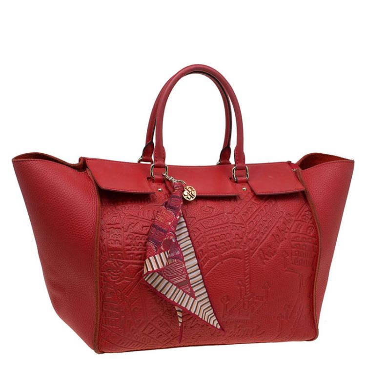 مملوكة مسبقًا Carolina Herrera Red La Place Vendome Embossed Leather Tote