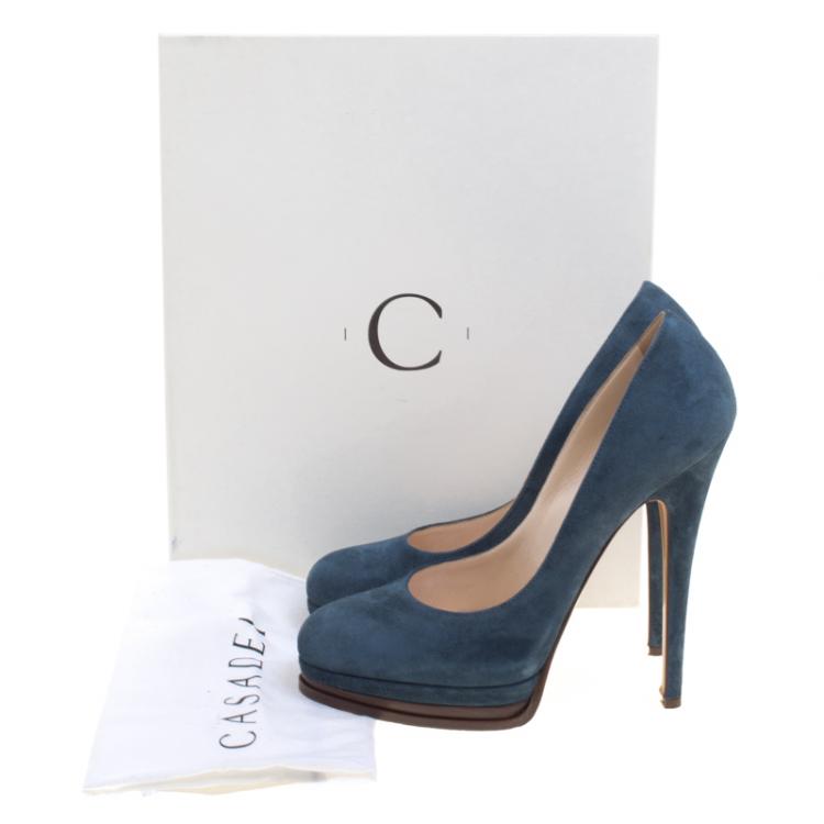 مملوكة مسبقًا Casadei Denim Blue Suede Platform Pumps Size 39