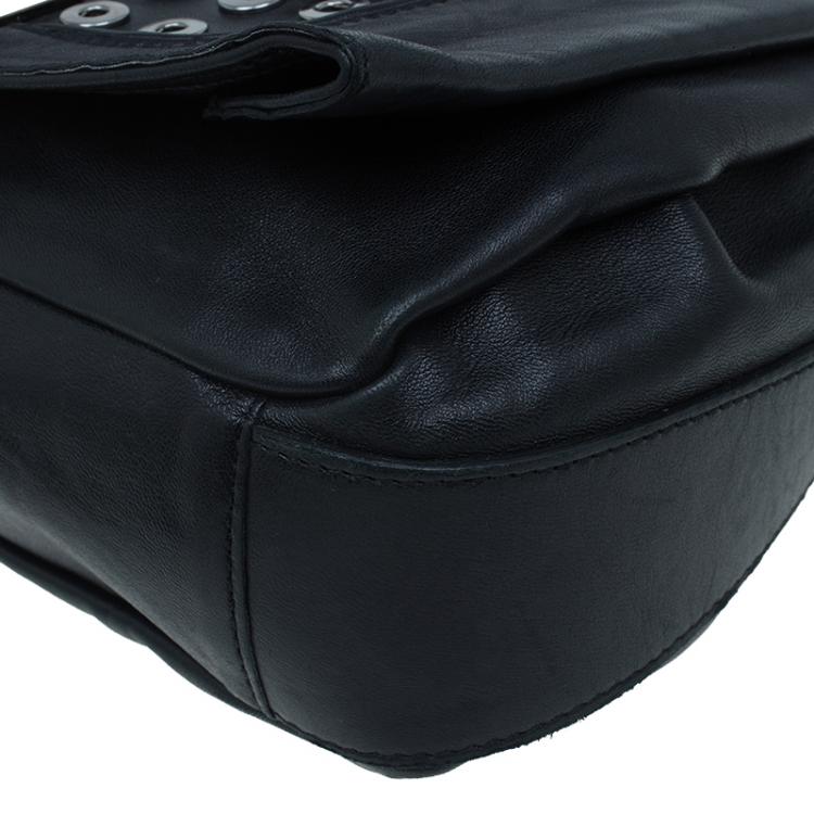 مملوكة مسبقًا Celine Black Soft Leather Snaps Top Handle Bag