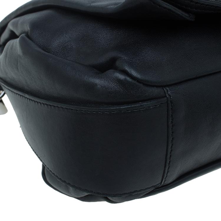 مملوكة مسبقًا Celine Black Soft Leather Snaps Top Handle Bag