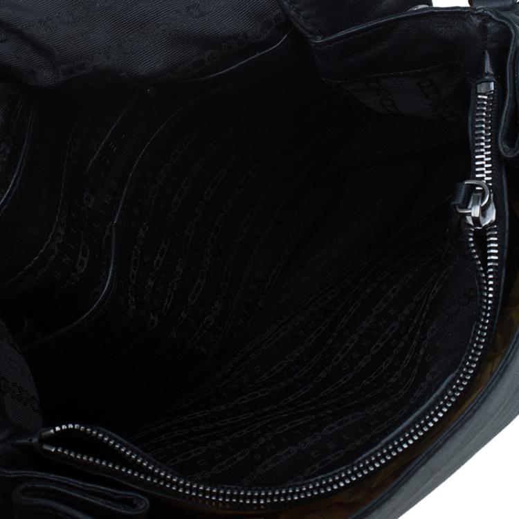 مملوكة مسبقًا Celine Black Soft Leather Snaps Top Handle Bag