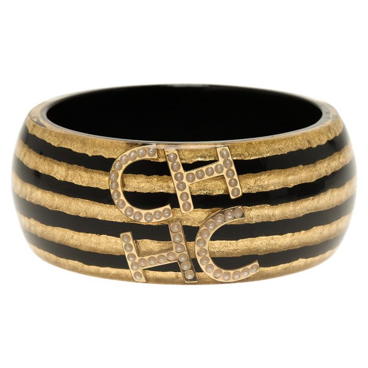 Pre Owned CH Carolina Herrera Black and Gold Resin Bangle Bracelet