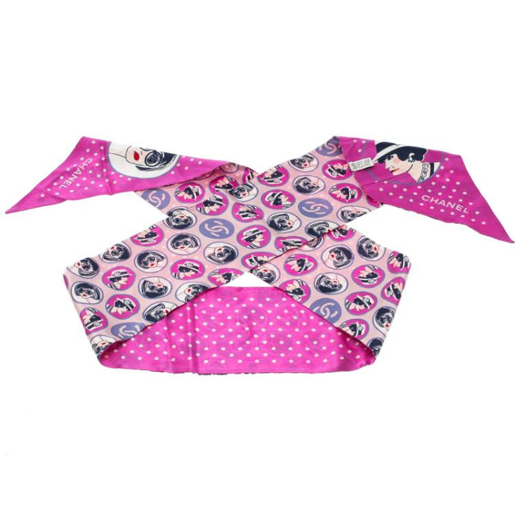 مملوكة مسبقًا Chanel Pink 'Coco' Motif Printed Silk Bandeau Scarf