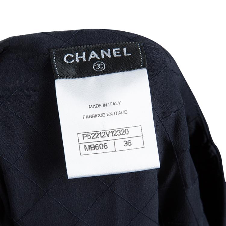 مملوكة مسبقًا Chanel Black Silk Quilted Jacket S
