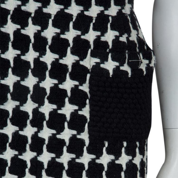 مملوكة مسبقًا Chanel Monochrome Cashmere High Waist Houndstooth Skirt S