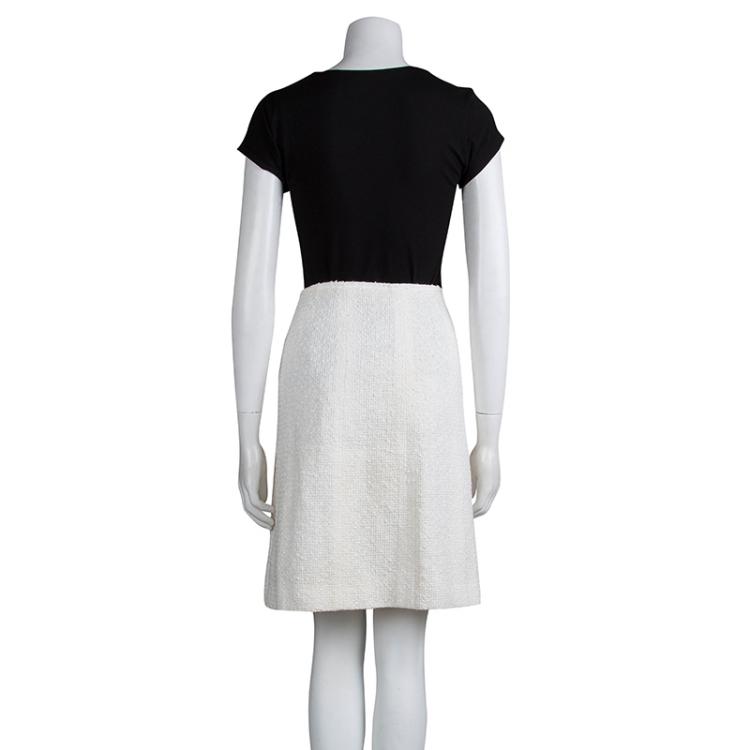 مملوكة مسبقًا Chanel Off- White Tweed Wrap Skirt M