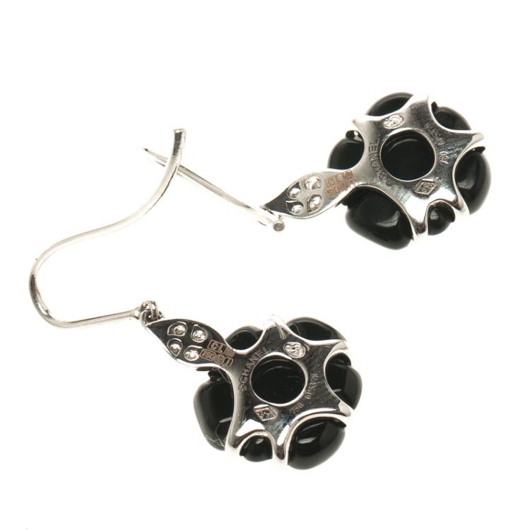 Pre Owned Chanel Camelia Onyx Sculpte Diamond 18k White Gold Hook Earrings