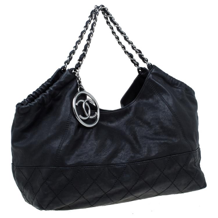 Pre Owned Chanel Black Quilted Leather CC Charm Hobo