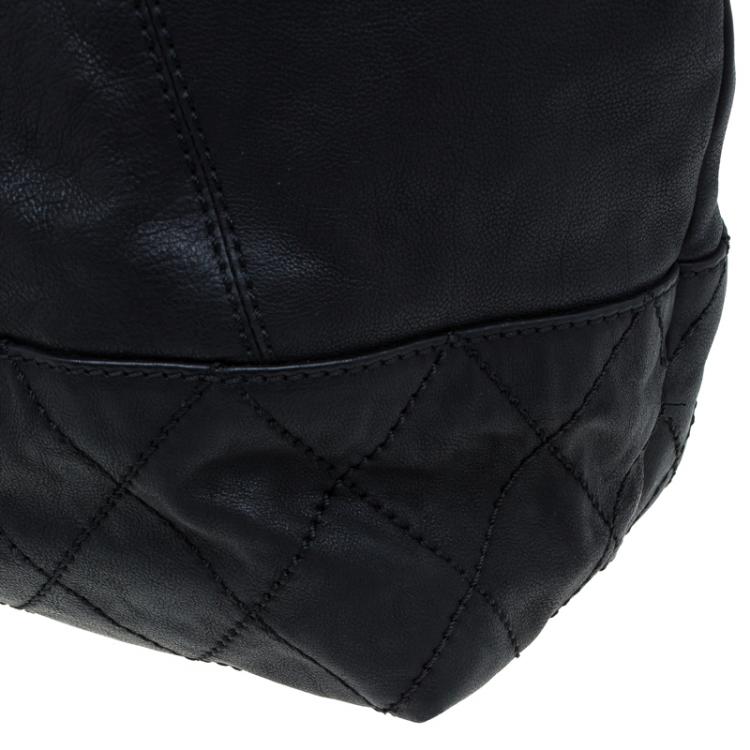 Pre Owned Chanel Black Quilted Leather CC Charm Hobo