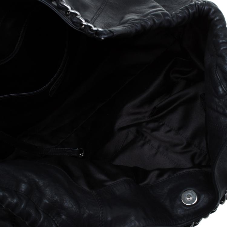 Pre Owned Chanel Black Quilted Leather CC Charm Hobo