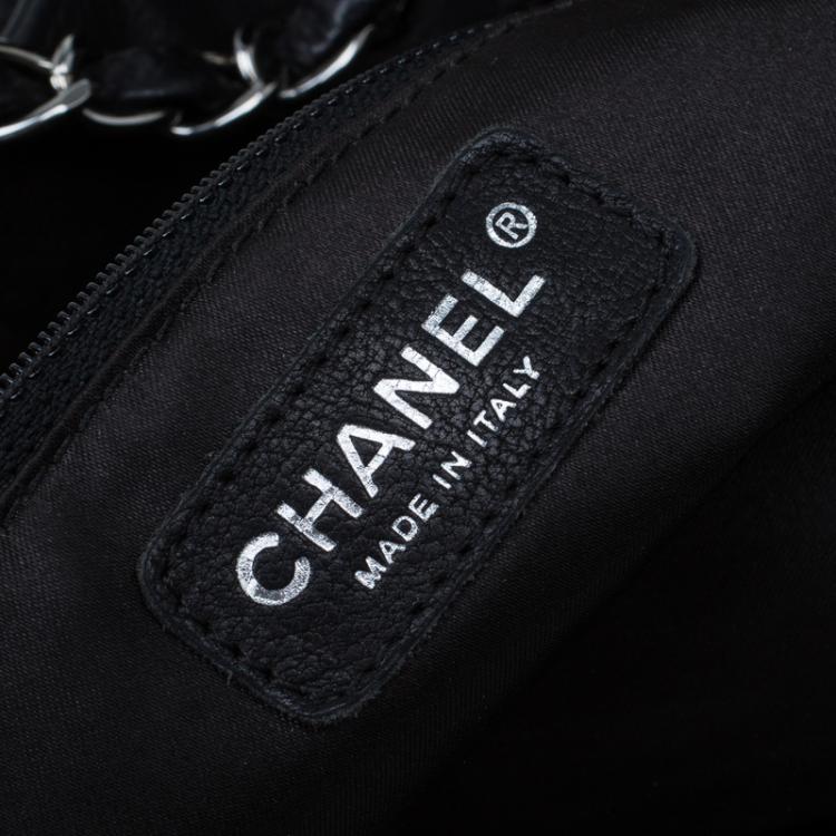 Pre Owned Chanel Black Quilted Leather CC Charm Hobo