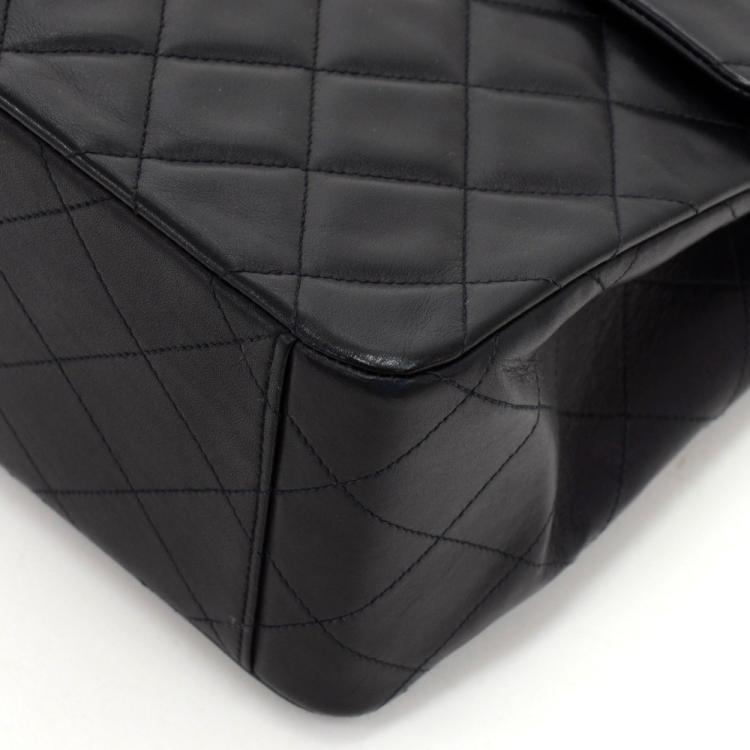 مملوكة مسبقًا Chanel Black Quilted Leather Maxi Jumbo XL Vintage Classic Flap Bag