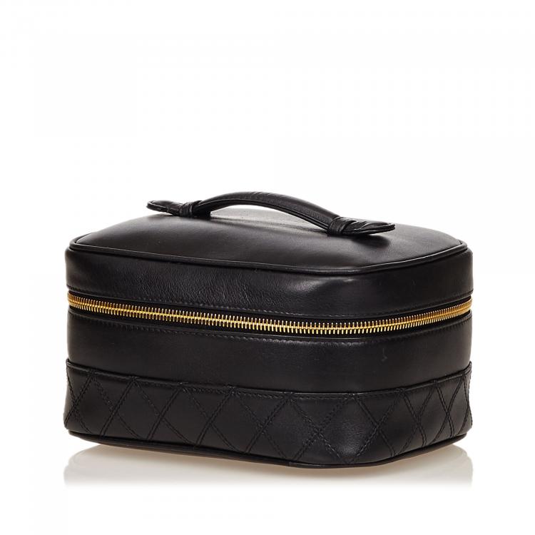 Pre Owned Chanel Black Quilted Lambskin Vanity Case