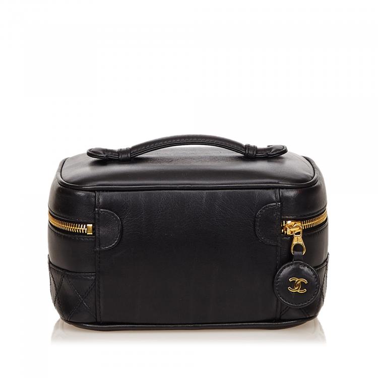 Pre Owned Chanel Black Quilted Lambskin Vanity Case