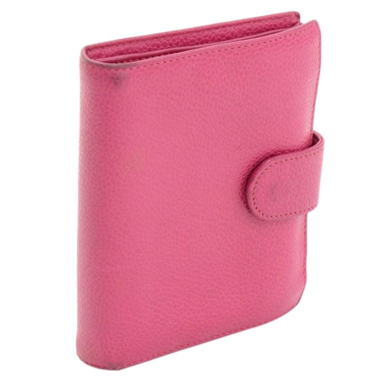 مملوكة مسبقًا Chanel Pink Caviar Leather Bi-fold Wallet