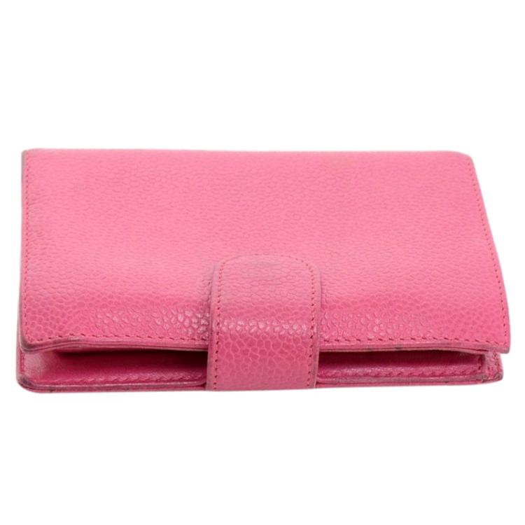 مملوكة مسبقًا Chanel Pink Caviar Leather Bi-fold Wallet