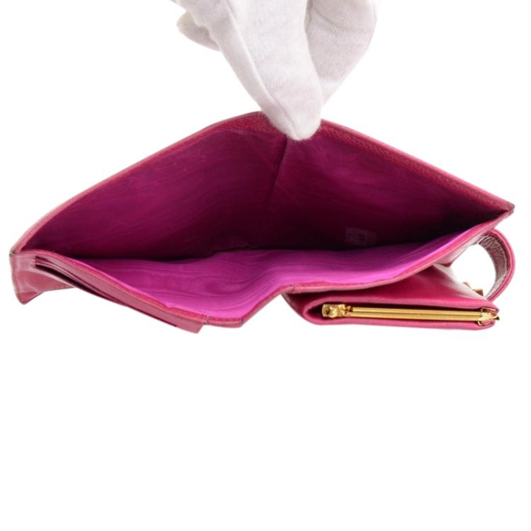 مملوكة مسبقًا Chanel Pink Caviar Leather Bi-fold Wallet