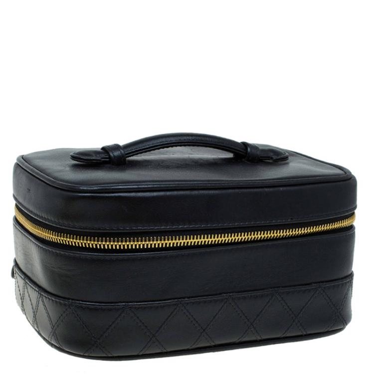 Pre Owned Chanel Black Quilted Leather Vanity Case