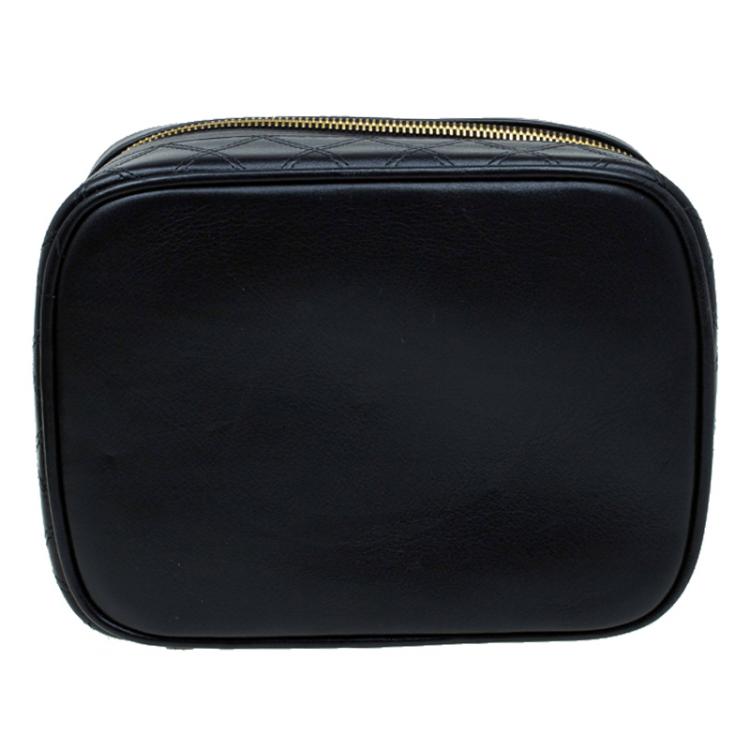 Pre Owned Chanel Black Quilted Leather Vanity Case