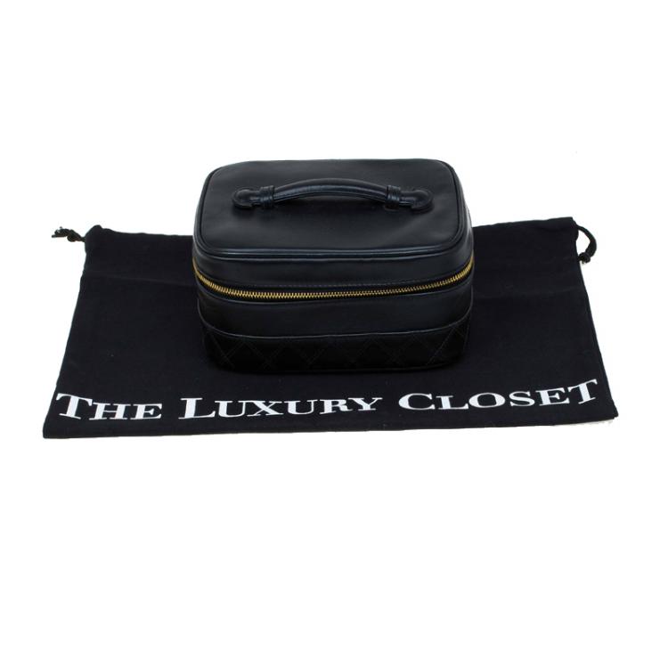 Pre Owned Chanel Black Quilted Leather Vanity Case