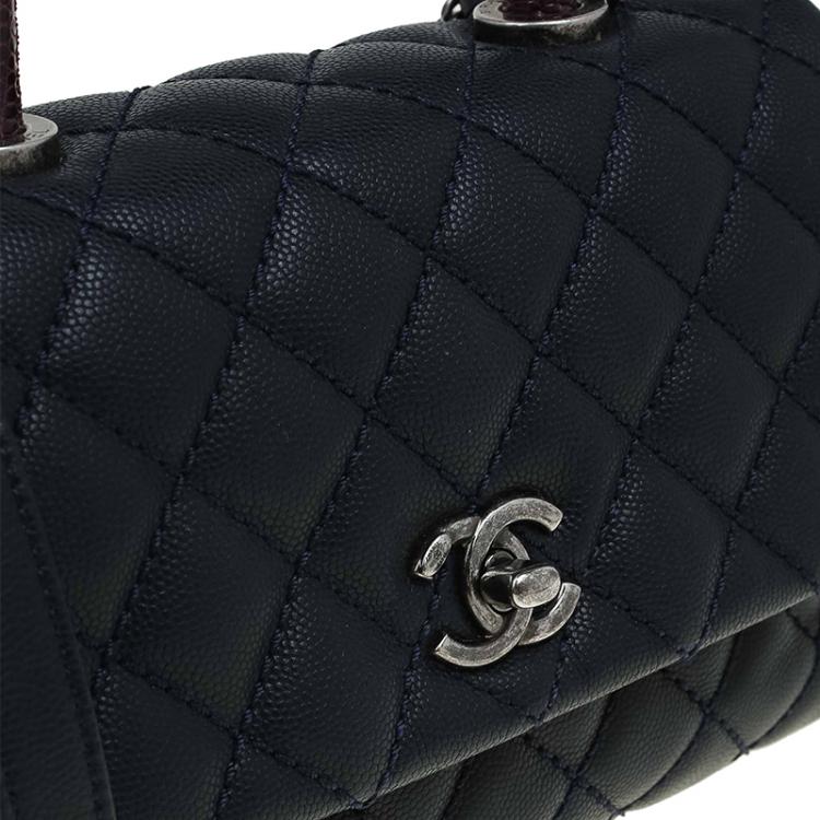 مملوكة مسبقًا Chanel Navy Blue Quilted Caviar Leather Small Lizard Handle Coco Flap Bag