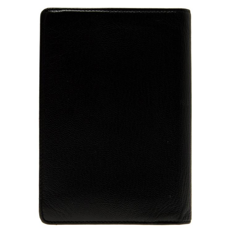 مملوكة مسبقًا Chanel Black Leather CC Bi-Fold L-Yen Wallet
