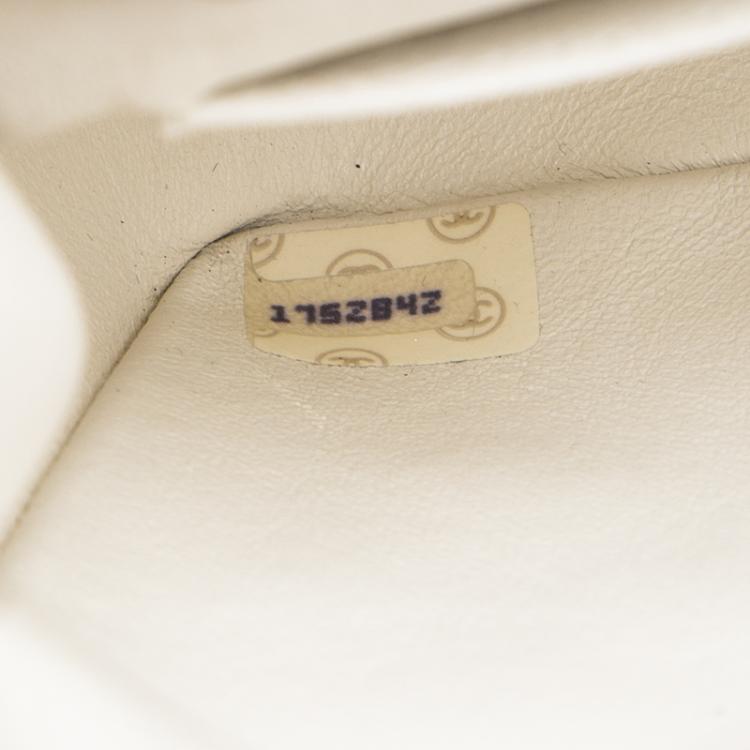 Pre Owned Chanel White Quilted Leather Vintage Full Flap Bag