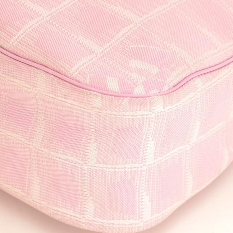 Pre Owned Chanel Pink Nylon Travel Line Hobo