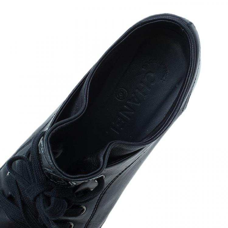 Pre Owned Chanel Black Patent Leather CC Sneakers Size 37.5