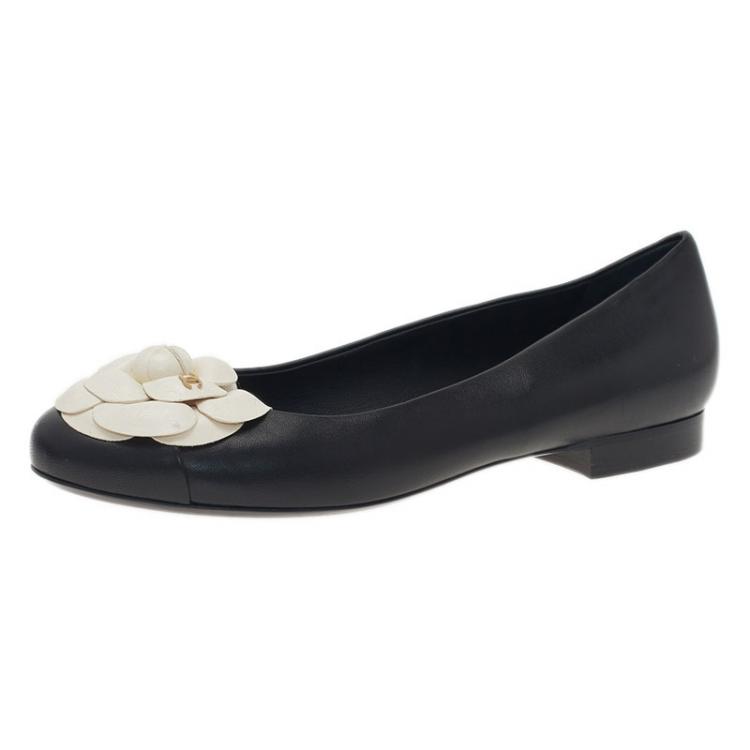 Chanel Black and White Leather Camelia Flower Ballet Flats Size 38 Chanel |  The Luxury Closet