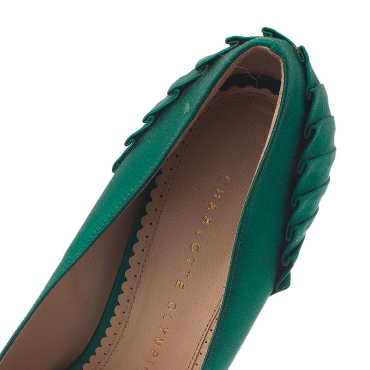 Pre Owned Charlotte Olympia Green Paloma Fan-Pleat Satin Pumps Size 38.5 