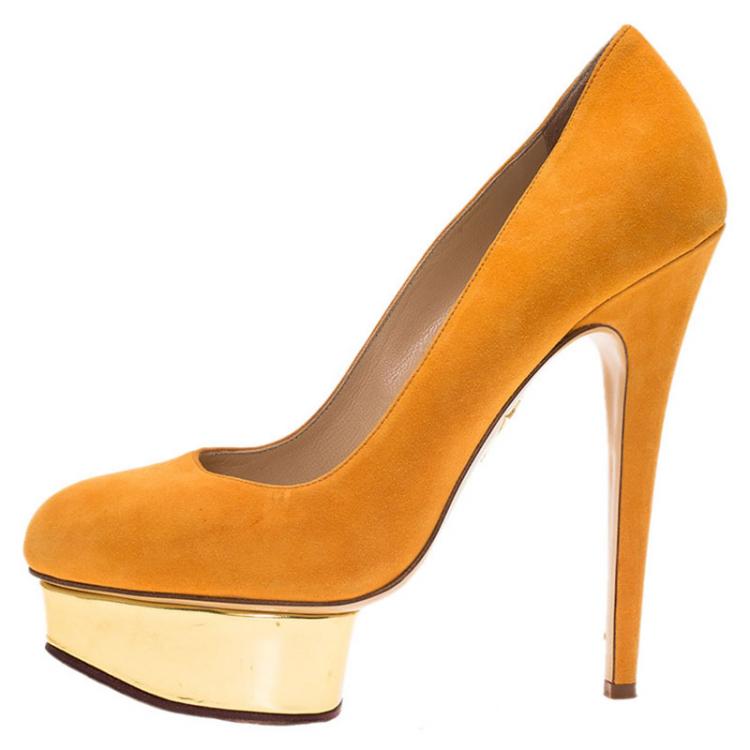 مملوكة مسبقًا Charlotte Olympia Mustard Yellow Suede Dolly Floral Embellished Platform Pumps Size 39