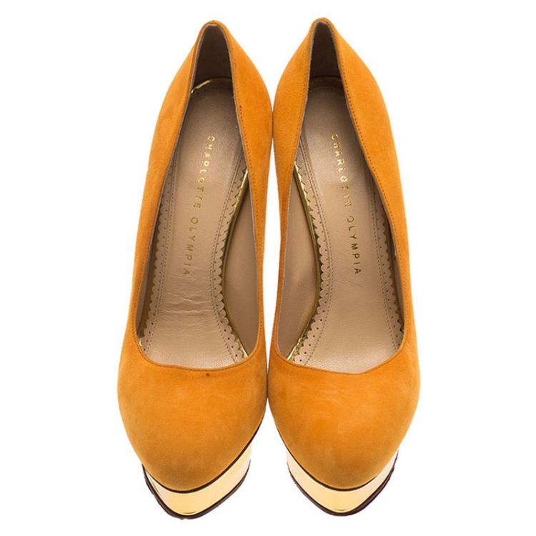 مملوكة مسبقًا Charlotte Olympia Mustard Yellow Suede Dolly Floral Embellished Platform Pumps Size 39
