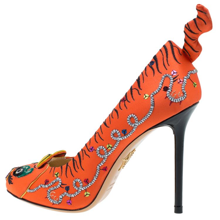 Pre Owned Charlotte Olympia Orange Embellished Satin Tiger Tiger Pumps Size 39.5