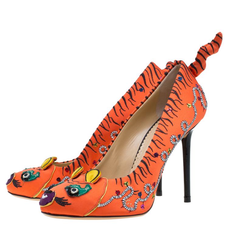 Pre Owned Charlotte Olympia Orange Embellished Satin Tiger Tiger Pumps Size 39.5