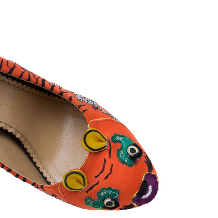 Pre Owned Charlotte Olympia Orange Embellished Satin Tiger Tiger Pumps Size 39.5