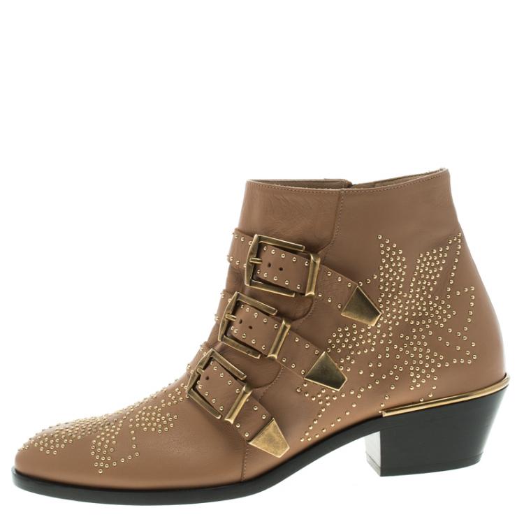 مملوكة مسبقًا Chloe Beige Studded Leather Suzanna Ankle Boots Size 38