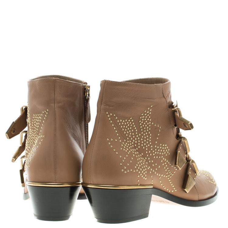مملوكة مسبقًا Chloe Beige Studded Leather Suzanna Ankle Boots Size 38