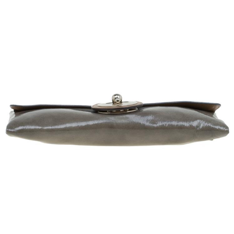 Pre Owned Chloe Fatigue Patent Leather Clasp Closure Clutch