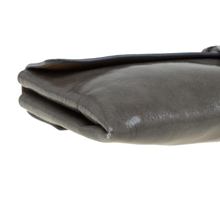 Pre Owned Chloe Fatigue Patent Leather Clasp Closure Clutch