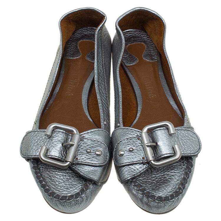 Pre Owned Chloe Metallic Silver Leather Buckle Detail Moccasins Size 38.5