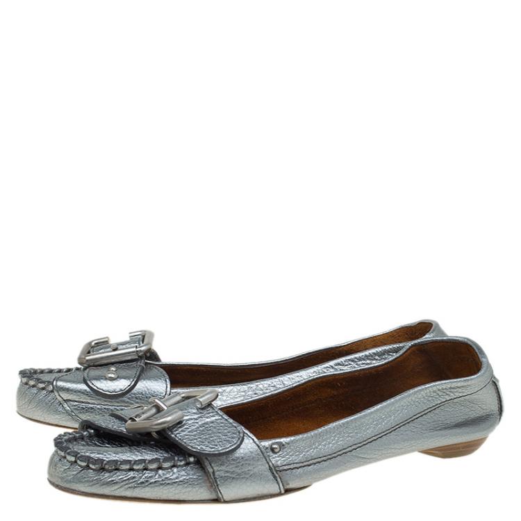 Pre Owned Chloe Metallic Silver Leather Buckle Detail Moccasins Size 38.5
