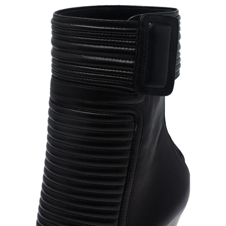 Pre Owned Christian Louboutin Black Lambskin Ankle Boots Size 39