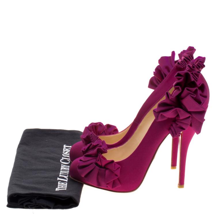 Pre Owned Christian Louboutin Pink Satin Escandria Pumps Size 39